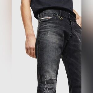 DIESEL TEPPHAR BLACK DISTRESSED JEANS
